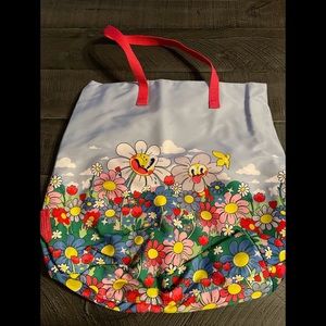 Cooling bag with unique pattern